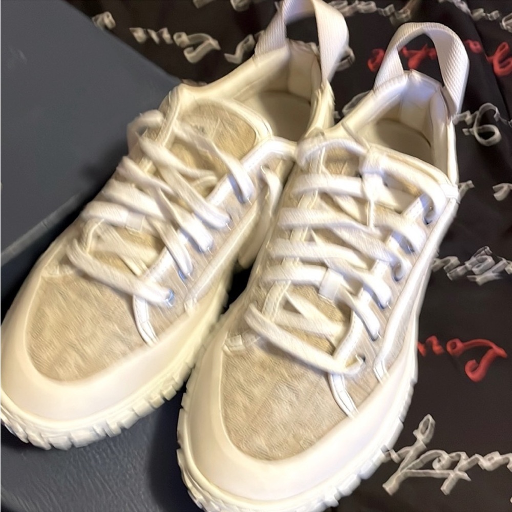Slightly worn excellent condition